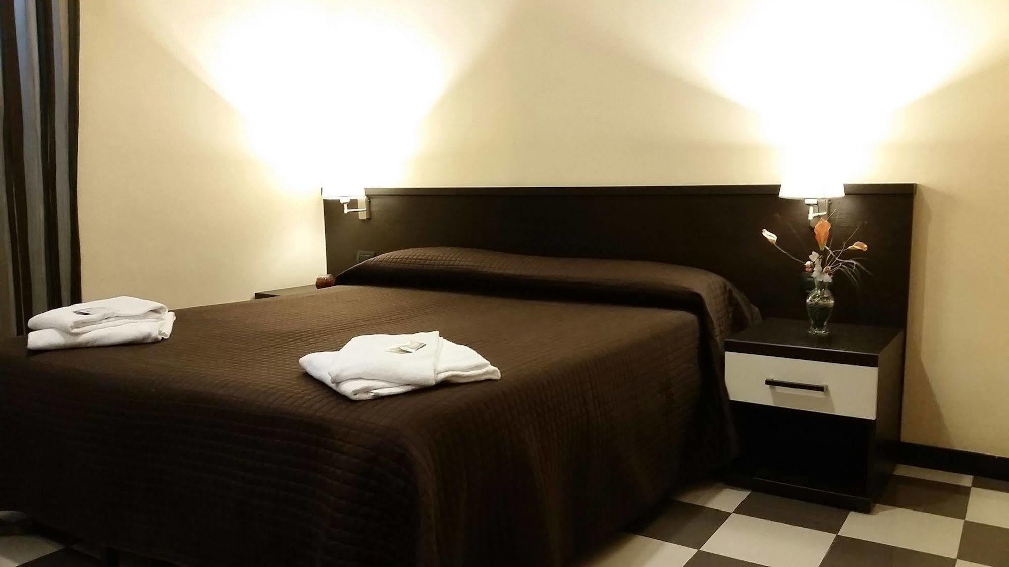 Bed and breakfast Roma Da Noi Extérieur photo